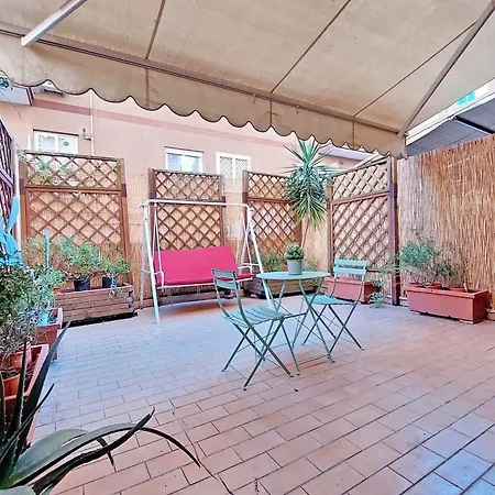 Vatican With Cute Terrace 아파트 *